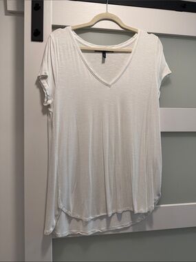 White House Black Market White V-Neck Short Sleeve Tee